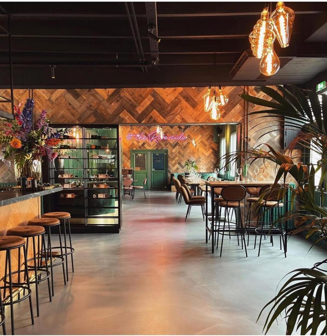 The Riverside Logies & Restaurant มาร์เชิน ภายนอก รูปภาพ